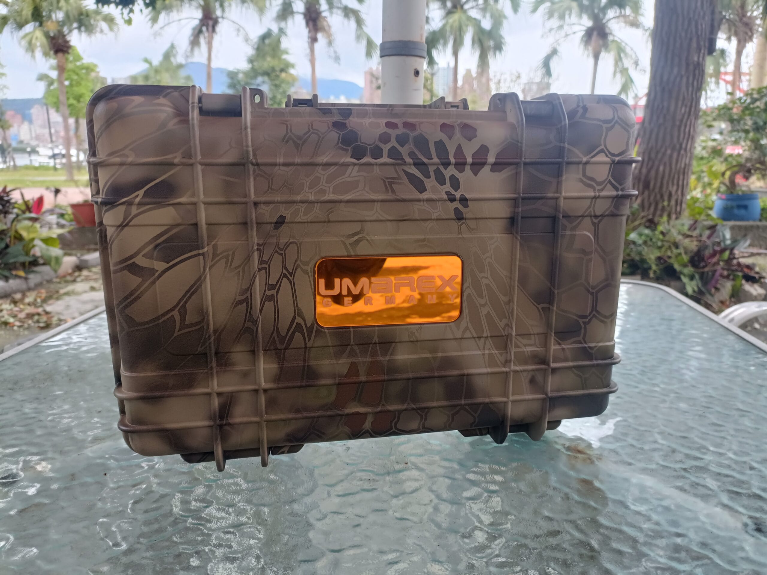 限量解禁！沙色蟒蛇紋槍箱